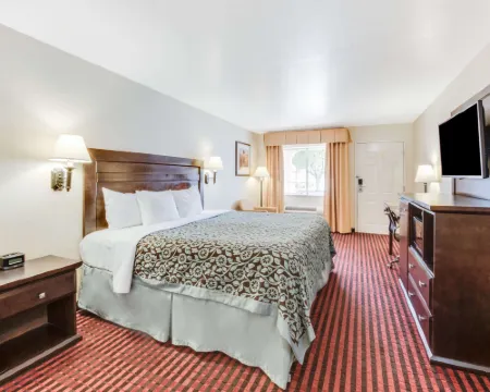 斯託克頓堡温德姆戴斯酒店 斯托克頓堡酒店