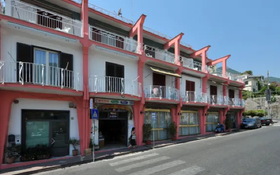 ホテル エウロパ ミノーリのホテル