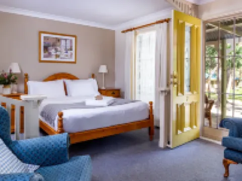 Honeysuckle Cottages Hotels in Stanthorpe