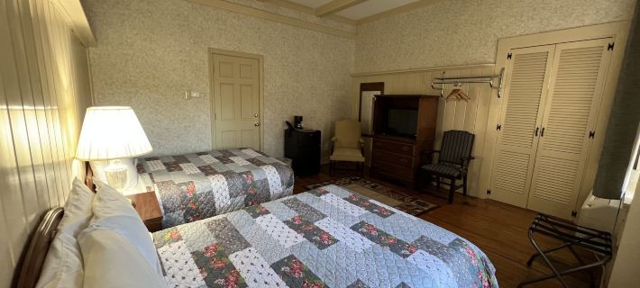 School House Inn Hotels in Carroll County