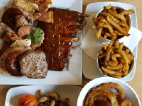 ザ ベアー オン ザ スクエア ミロムのホテル