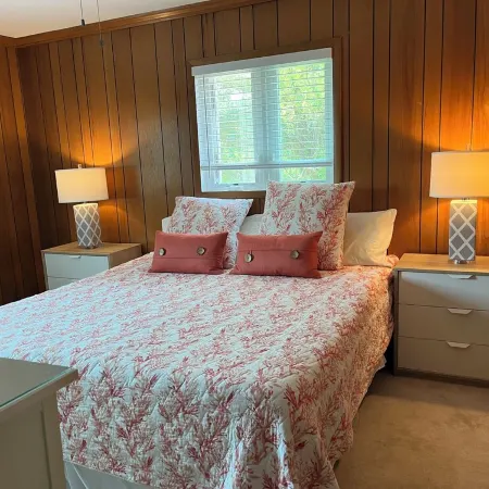 E-Sea-Livin' Oceanside Coastal Cottage in Corolla, 4 Min Walk to the Beach!