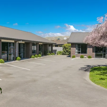 Aston Court Motel