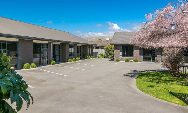 Aston Court Motel