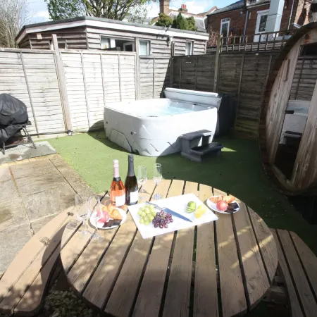 Holiday Home Hot Tub & Sauna