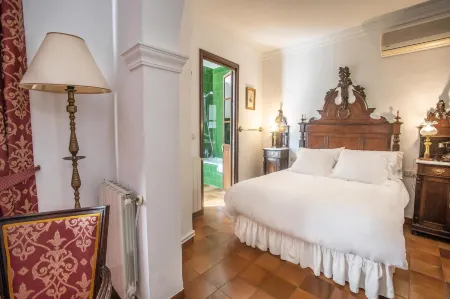 Hotel Soho Boutique Palacio San Gabriel Отели рядом с достопримечательностью «Arco de Felipe»