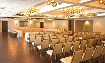 Ashland Hills Hotel & Suites
