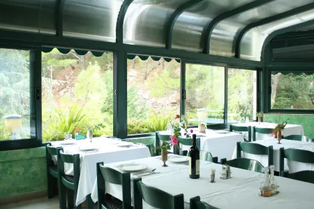 Hotel Danica Отели в г. Катун Режевићи