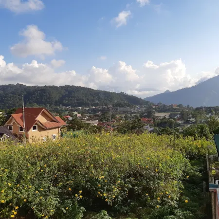 Restful 3Br Hillside Duplex House