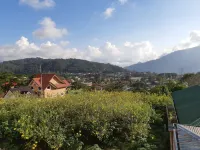 Restful 3Br Hillside Duplex House