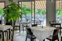 Logis Hotel Noemys Pont de l'Etoile - breakfast