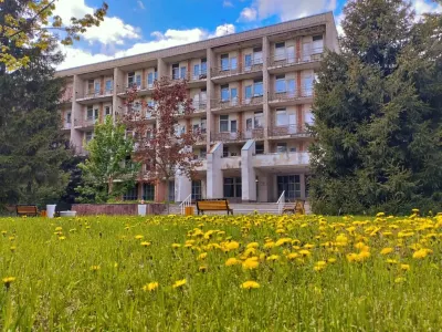 Zhmz Lesnoj Dvorik Sanatorium Отели рядом с Аэропорт Жуковский
