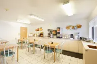 Glenwood Springs Cedar Lodge