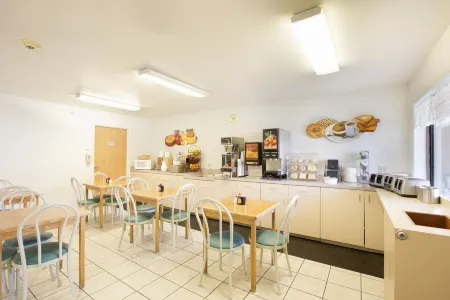 Glenwood Springs Cedar Lodge Отели рядом с достопримечательностью «The Hideout at Glenwood Springs»