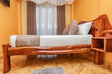 Ambrosia Hotel Отели рядом с достопримечательностью «Lakes NAIVASHA - Crescent Island»