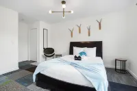 4 beds Private Unit Near BeachWalk, Golf, Trail