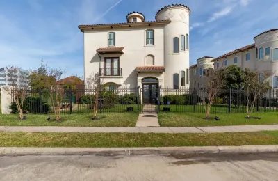 บีซี ใกล้แกลเลอรียามอลล์ โรงแรมใน