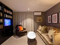 11 Aspen Grove Отели в г. 