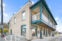 Free Parking Big Patio Next to Restaurants Bars