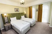 Astoria Plaza hotel