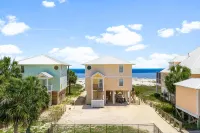 Pet Friendly Beach House - One Palm by Panhandle Getaways Hotel di Port St. Joe