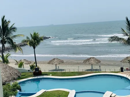 Playa Caracol Hotel & Spa