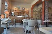 Hôtel le Grillon - Parkering