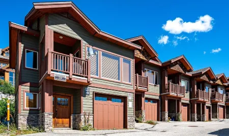 Bear's Paw Chalet - Amazing Location & Ski in-Out