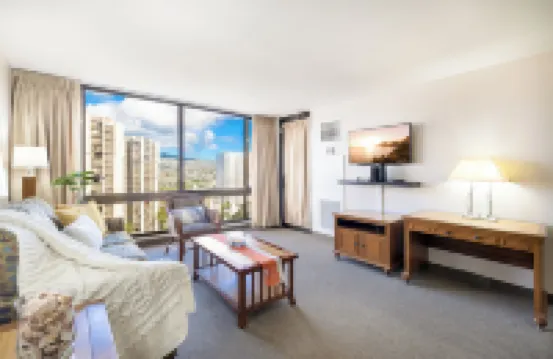 Diamond Head View Close to Waikiki Beach with Parking