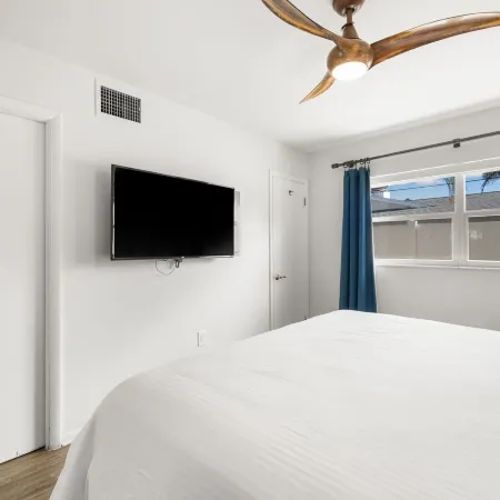 New! Modern King Suite Steps to the Beach!