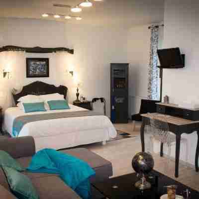 Logis Hôtel Au Clos Paillé Rooms
