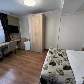 هوتل ماندالين Hotels near جامعة أكدنيز