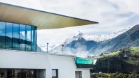 Tauern Spa Hotel & Therme - Mountain view