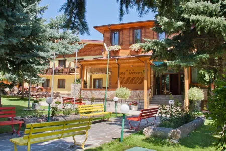 Spa Hotel Elbrus Отели рядом с достопримечательностью «Ostrets Peak (1368 m)»