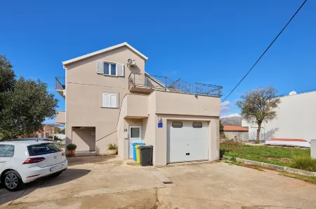 Apartment 2Home Отели в г. Чилипи