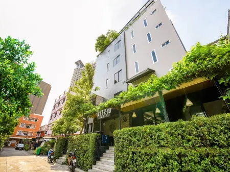 Kitzio House Hotel Huai Kwang