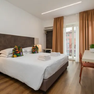 B&B Piedicastello Отели рядом с достопримечательностью «Площадь Пьяцца-дель-Дуомо»