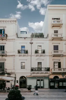 Bacã Suites, Restaurant & Bar