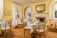 Ironclad Inn & Bourbon Room Hotels in Fredericksburg