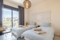 럭셔리 자르디나나 로터스, 해변까지 700m