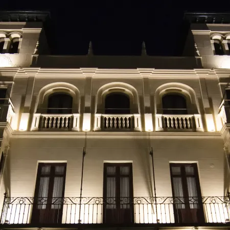 Hotel Oleum - Parking Gratuito Reserva Previa