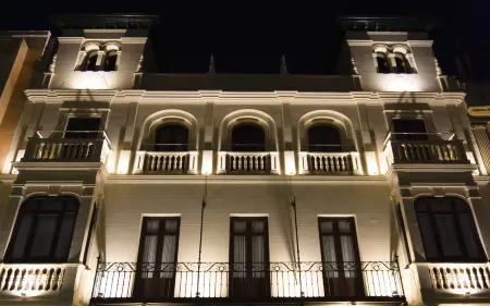 Hotel Oleum - Parking Gratuito Reserva Previa