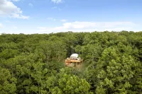 Mountain View Retreat - Soaking Tub, Spa, Scenic Deck Hotels in Hampshire County