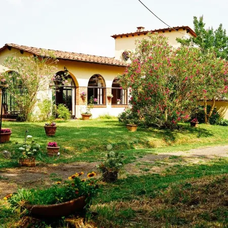 Charming Tuscan Villa Perfect for Families and Couples. 15 Min from Lucca . A/C.