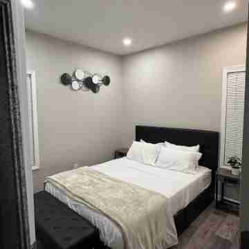 Charming 3-bedroom house with WiFi and AC in enjoyable Buffalo. Rooms