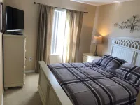 Entire home - Luxury Resort - 3 bedrooms Beall’s Outlet Store附近的飯店