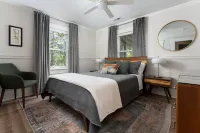 Cargo District Cottage - Brand New - Wilmington Отели рядом с достопримечательностью «Hallway shops»
