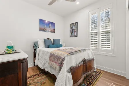 Teacup Cottage in the Heart of Historic Summerville