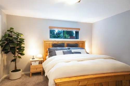 Suburban Oasis w/ Hot Tub, Fitness Room, and Office in Serene Bothell