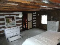 Cozy 2-bedroom cabin in charming Fawn Grove with AC, WIFI & walking trail.